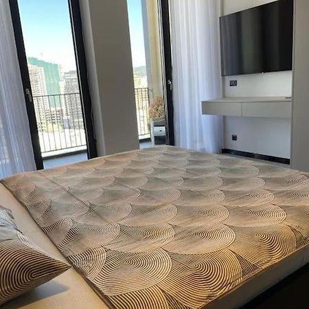 Luxury Penthouse Prishtina Appartement Pristina Buitenkant foto