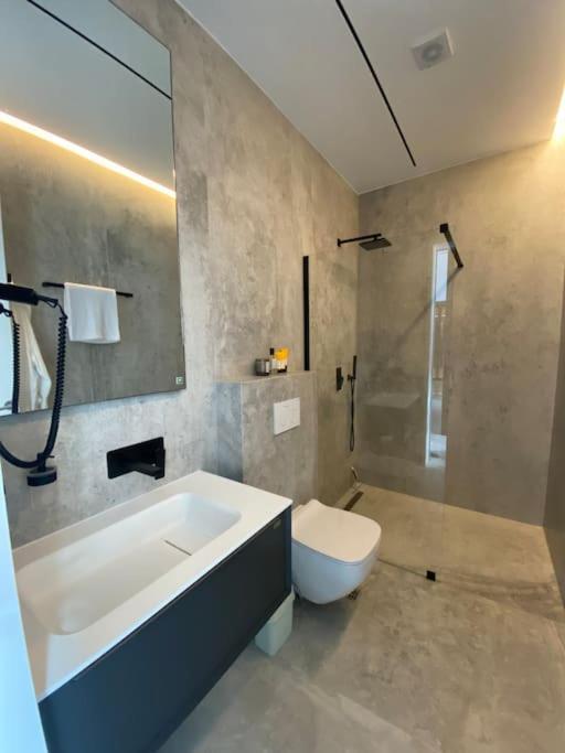 Luxury Penthouse Prishtina Appartement Pristina Buitenkant foto